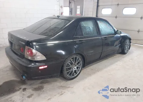 2001 Lexus Is 300 from USA, damaged, VIN JTHBD182310015651